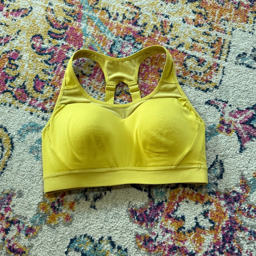 Gymshark size medium women’s yellow sports bra